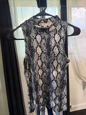 eye candy Sleeveless Mock Neck Snake-Print Top - Black & White